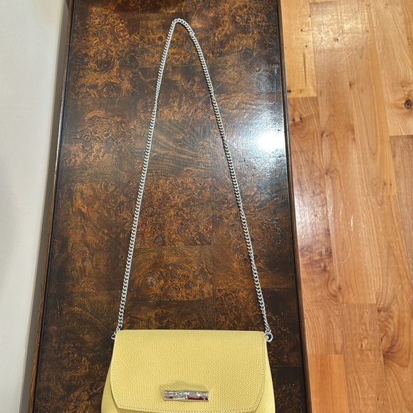 Longchamp Pale Yellow Clutch - a neutral color that  goes with everything - Picture 6 of 7